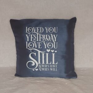 Coussin bleu avec impression bleue